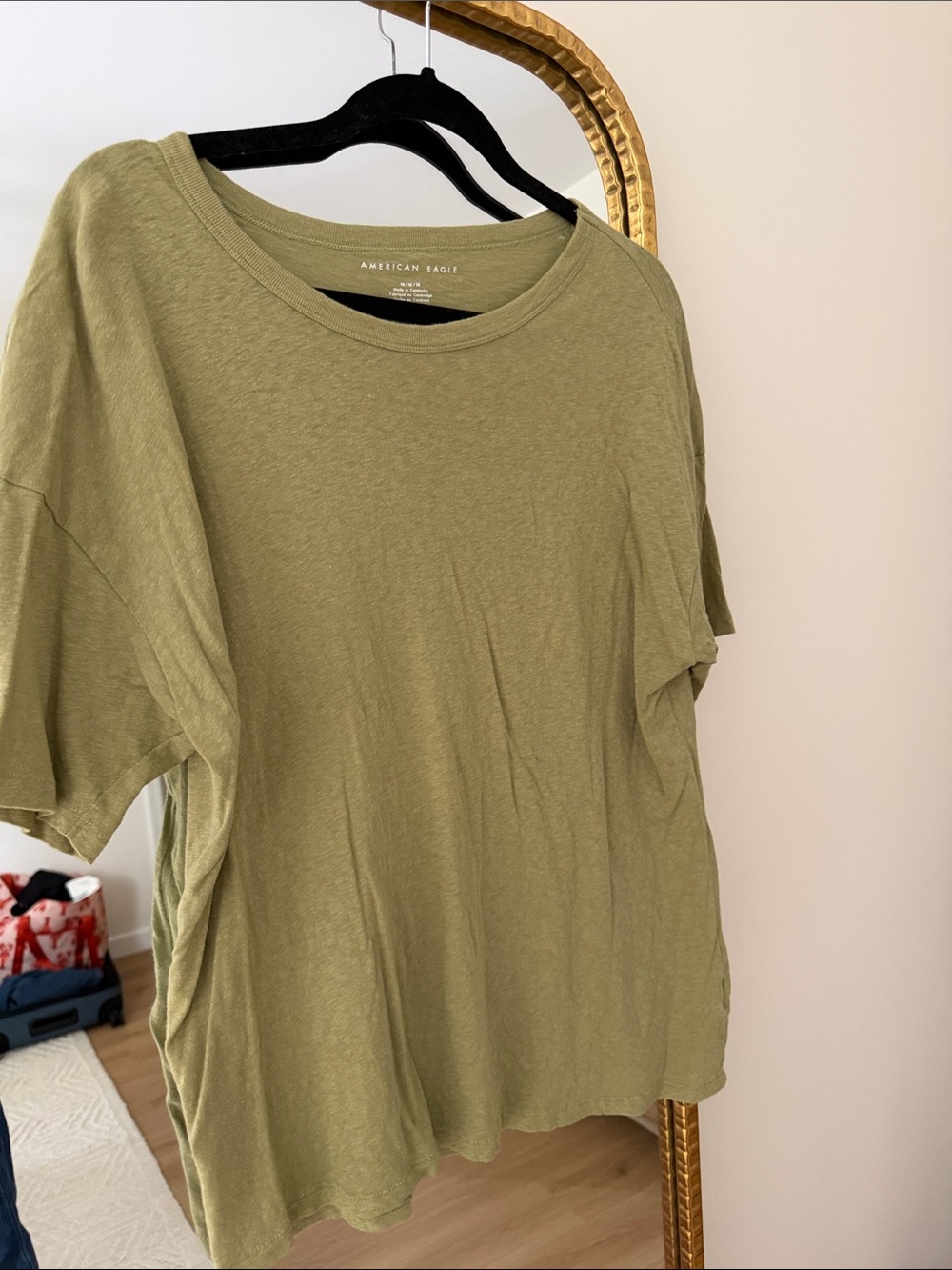 American Eagle Outfitters Olive Crewneck Short Sleeve Tee
